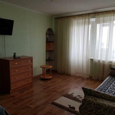 Уютная Квартира В 5 Мин Пешком От Курорта Myrhorod Ngoại thất bức ảnh