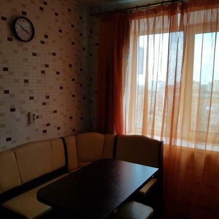 Уютная Квартира В 5 Мин Пешком От Курорта Myrhorod Ngoại thất bức ảnh